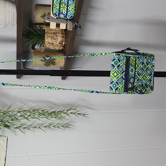 Vera Bradley Retired Daisy Daisy Set - Picture 7 of 12